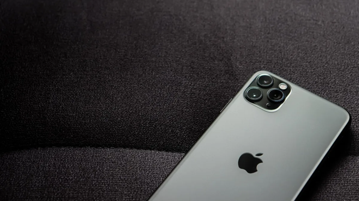 Noleggio iPhone: i vantaggi per aziende e professionisti